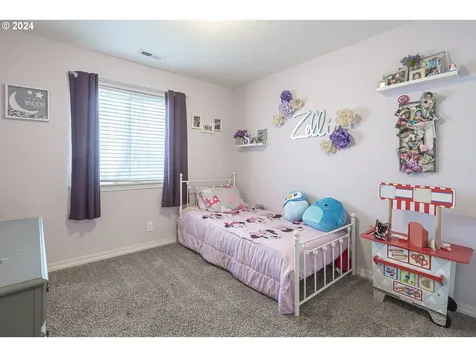 232 Nw Sagan Loop Sheridan OR 97378