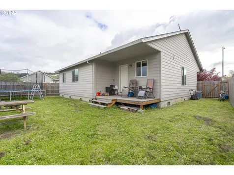 232 Nw Sagan Loop Sheridan OR 97378