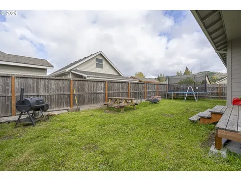 232 Nw Sagan Loop Sheridan OR 97378