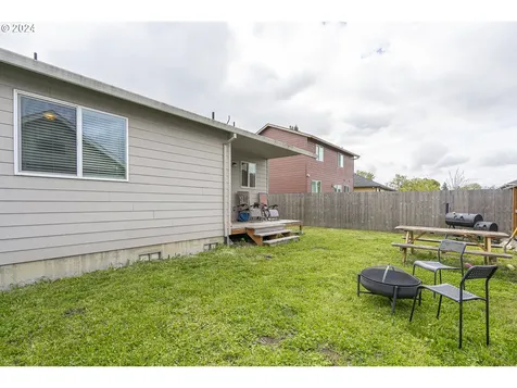 232 Nw Sagan Loop Sheridan OR 97378