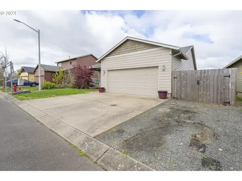 232 Nw Sagan Loop Sheridan OR 97378