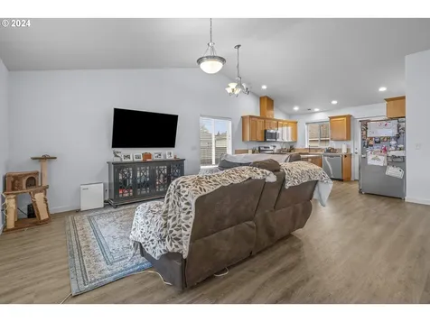 232 Nw Sagan Loop Sheridan OR 97378
