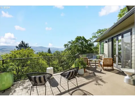 294 Skycrest Drive Ashland OR 97520