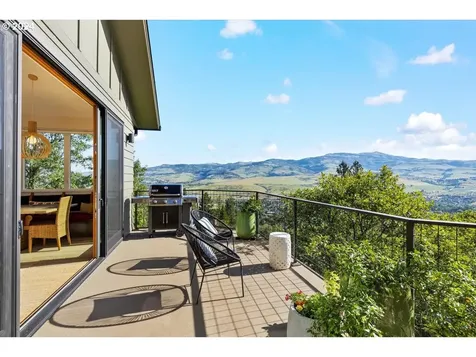 294 Skycrest Drive Ashland OR 97520