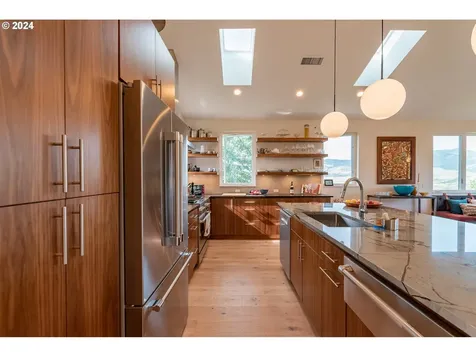 294 Skycrest Drive Ashland OR 97520