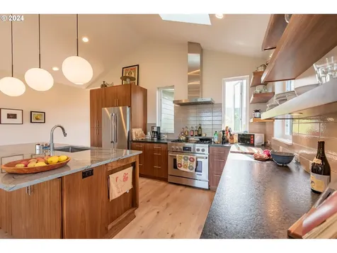 294 Skycrest Drive Ashland OR 97520