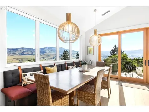 294 Skycrest Drive Ashland OR 97520