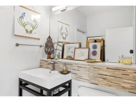 294 Skycrest Drive Ashland OR 97520