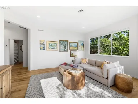 294 Skycrest Drive Ashland OR 97520