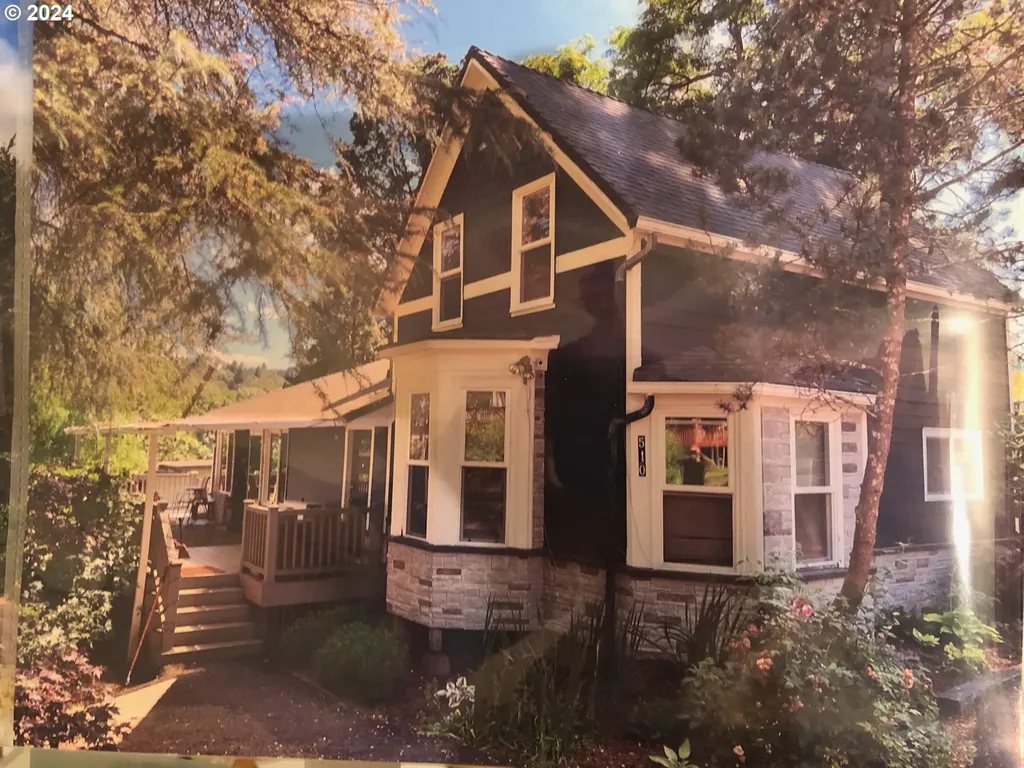 510 W 2nd Street La Center WA 98629
