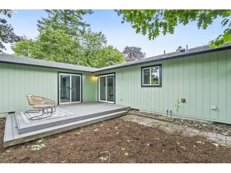 6125 Se Mitchell Street Portland OR 97206