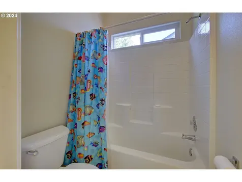 2702 NE 94th Street Vancouver WA 98665