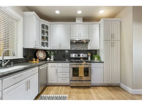 15337 SE Knapp Drive Portland OR 97236