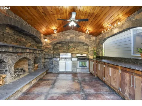 15337 SE Knapp Drive Portland OR 97236