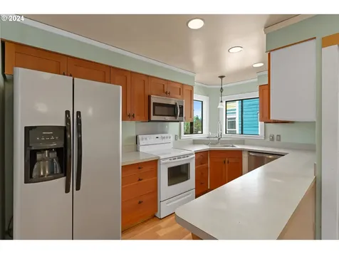 422 Division Street Oregon City OR 97045