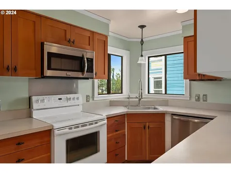 422 Division Street Oregon City OR 97045