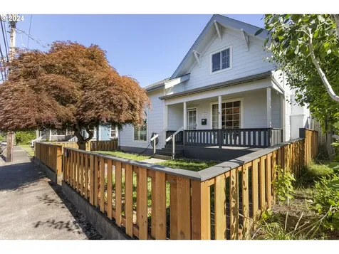 422 Division Street Oregon City OR 97045