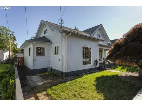 422 Division Street Oregon City OR 97045