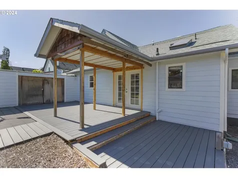 422 Division Street Oregon City OR 97045