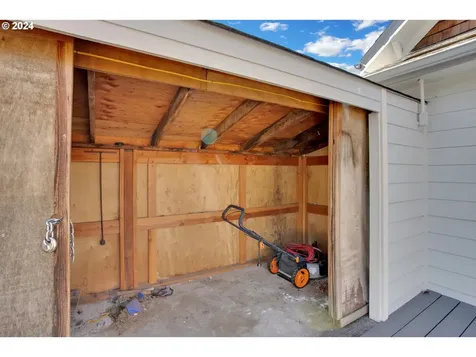 422 Division Street Oregon City OR 97045