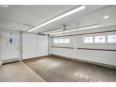 422 Division Street Oregon City OR 97045