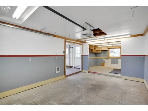 422 Division Street Oregon City OR 97045