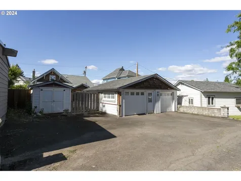 422 Division Street Oregon City OR 97045