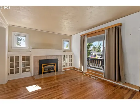 422 Division Street Oregon City OR 97045