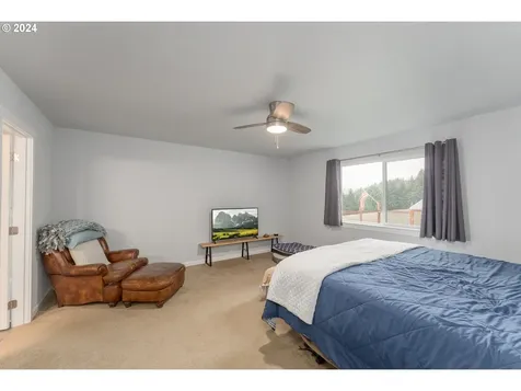 1097 Osprey Drive Umpqua OR 97486