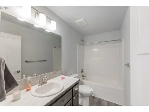 1097 Osprey Drive Umpqua OR 97486