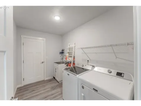 1097 Osprey Drive Umpqua OR 97486