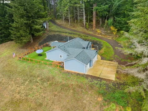 1097 Osprey Drive Umpqua OR 97486