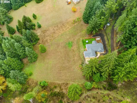 1097 Osprey Drive Umpqua OR 97486