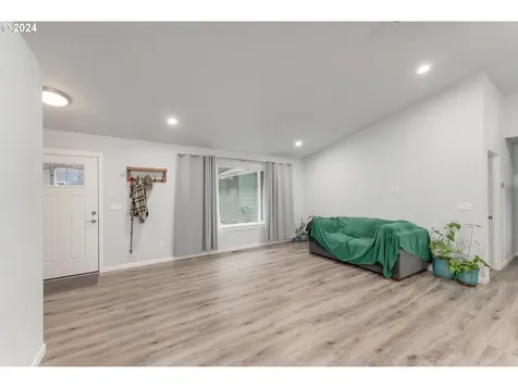 1097 Osprey Drive Umpqua OR 97486