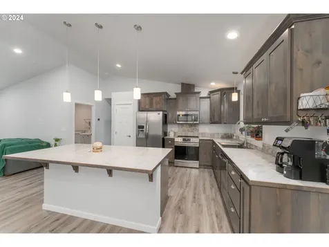 1097 Osprey Drive Umpqua OR 97486