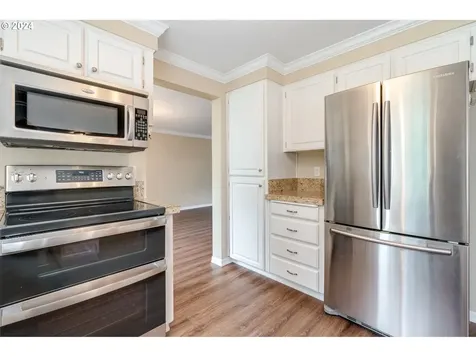 5948 Bay Point Drive Lake Oswego OR 97035