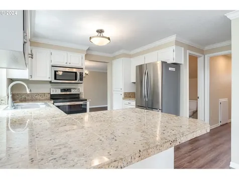 5948 Bay Point Drive Lake Oswego OR 97035