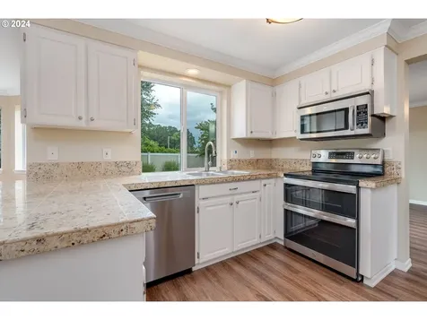 5948 Bay Point Drive Lake Oswego OR 97035