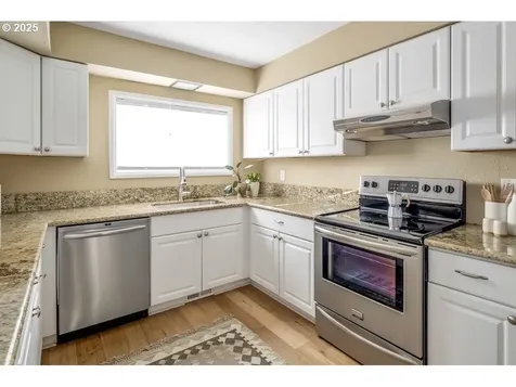 6905 SE Harney Street Portland OR 97206