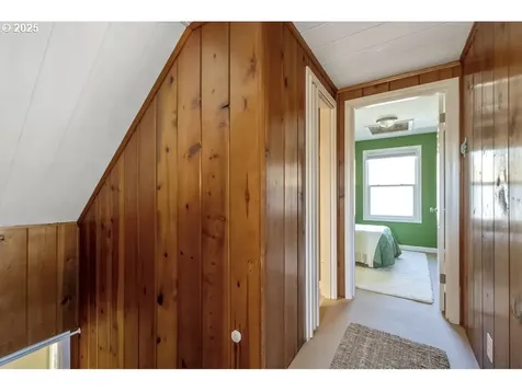 6905 SE Harney Street Portland OR 97206