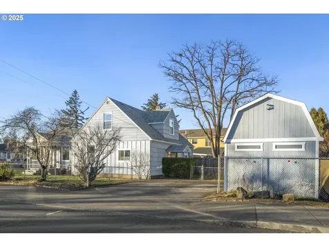 6905 SE Harney Street Portland OR 97206