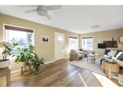 6905 SE Harney Street Portland OR 97206