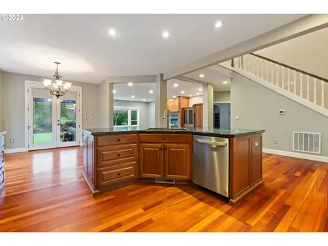 895 NE Addison Court Hillsboro OR 97124