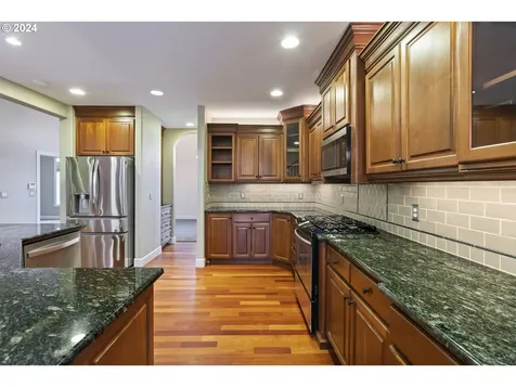 895 NE Addison Court Hillsboro OR 97124