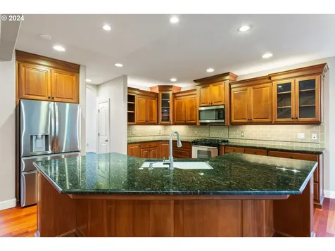 895 NE Addison Court Hillsboro OR 97124
