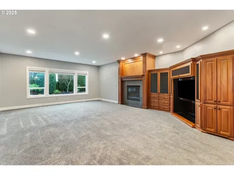 895 NE Addison Court Hillsboro OR 97124