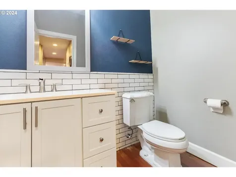 895 NE Addison Court Hillsboro OR 97124