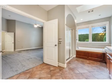 895 NE Addison Court Hillsboro OR 97124