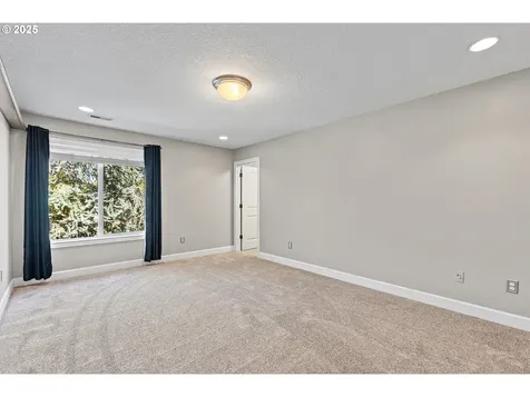895 NE Addison Court Hillsboro OR 97124