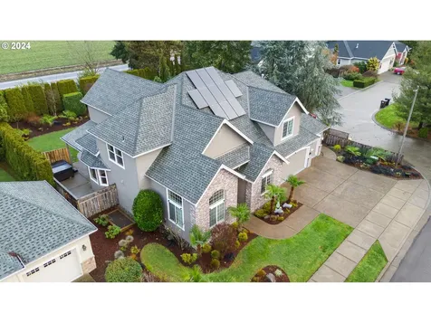895 NE Addison Court Hillsboro OR 97124
